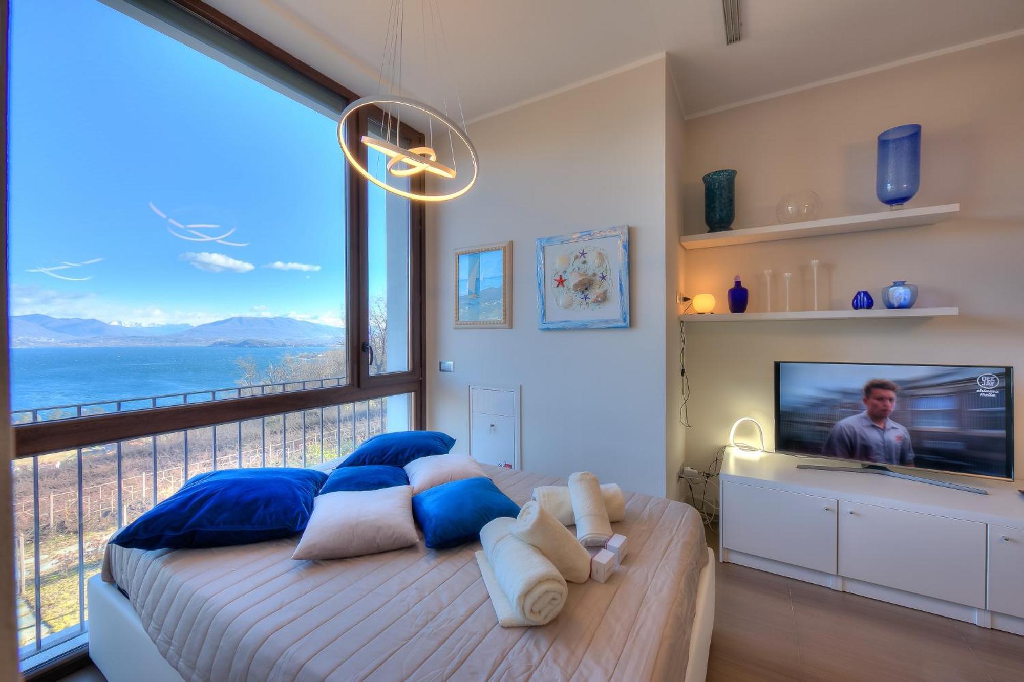 Suite On The Lake - Happy Rentals Meina Dış mekan fotoğraf