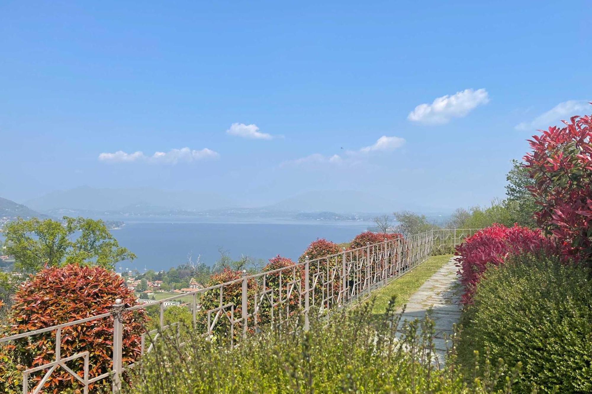Suite On The Lake - Happy Rentals Meina Dış mekan fotoğraf